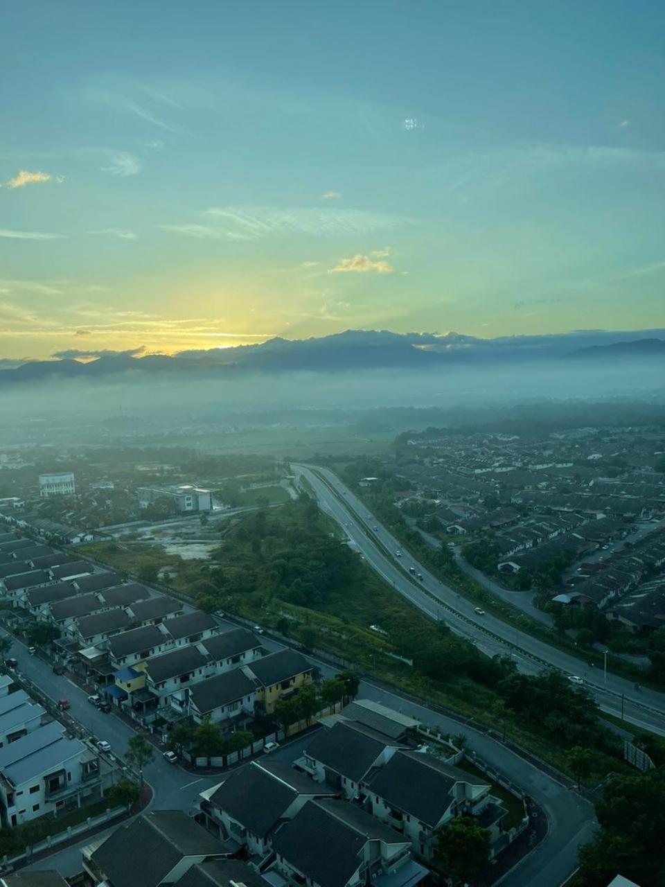 Pangsapuri Residensi Meru Raya *