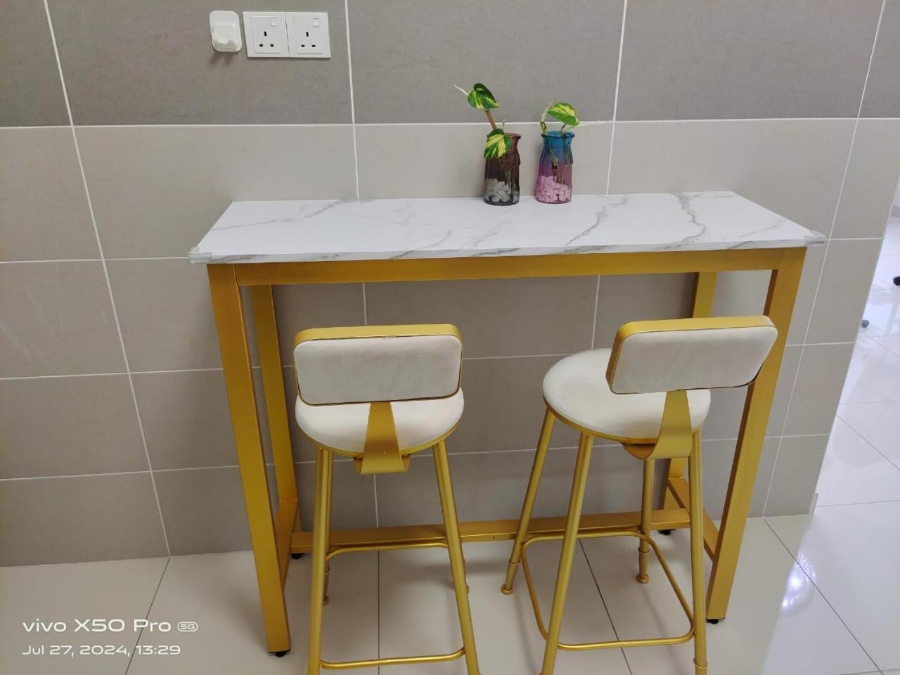 Pangsapuri Residensi Meru Raya *